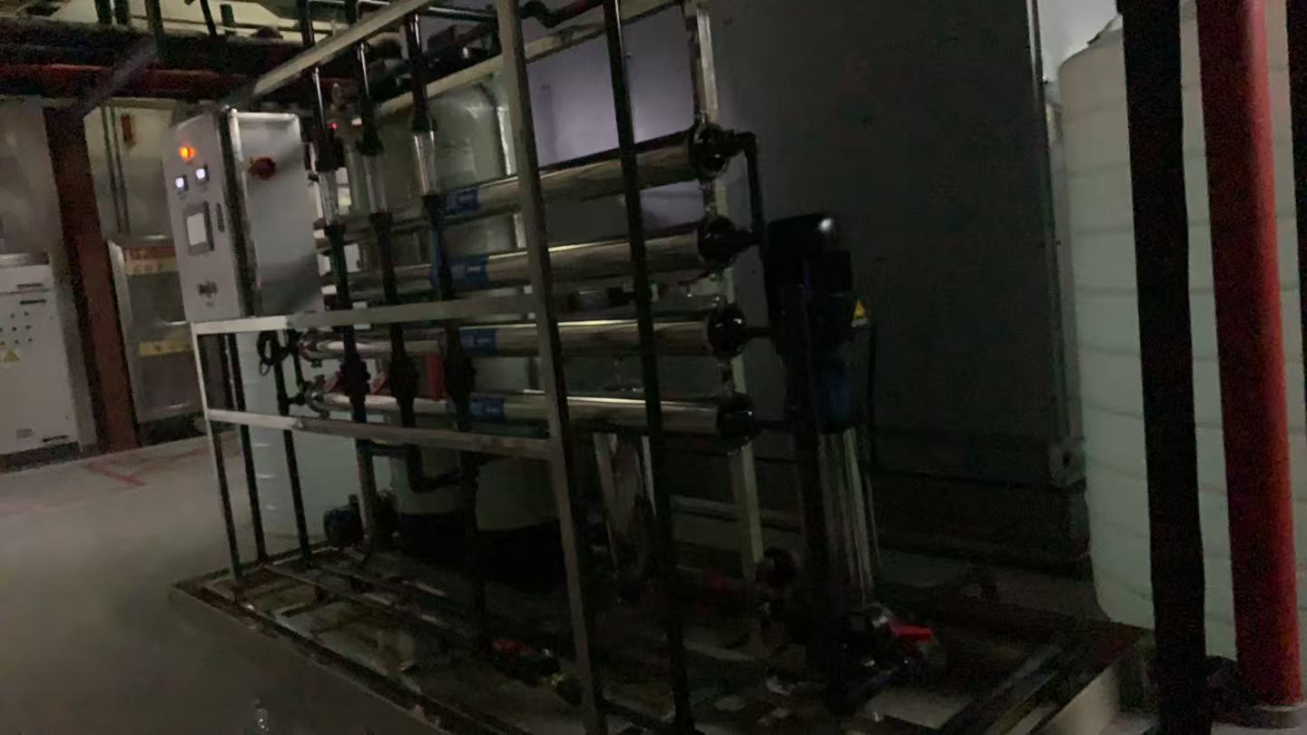 上海某行业2吨纯水设备